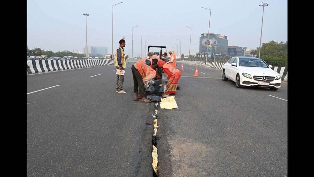 Gurugram: Crack appears on Iffco Chowk parallel flyover